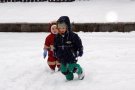 futkározunk a Botival a friss hóban